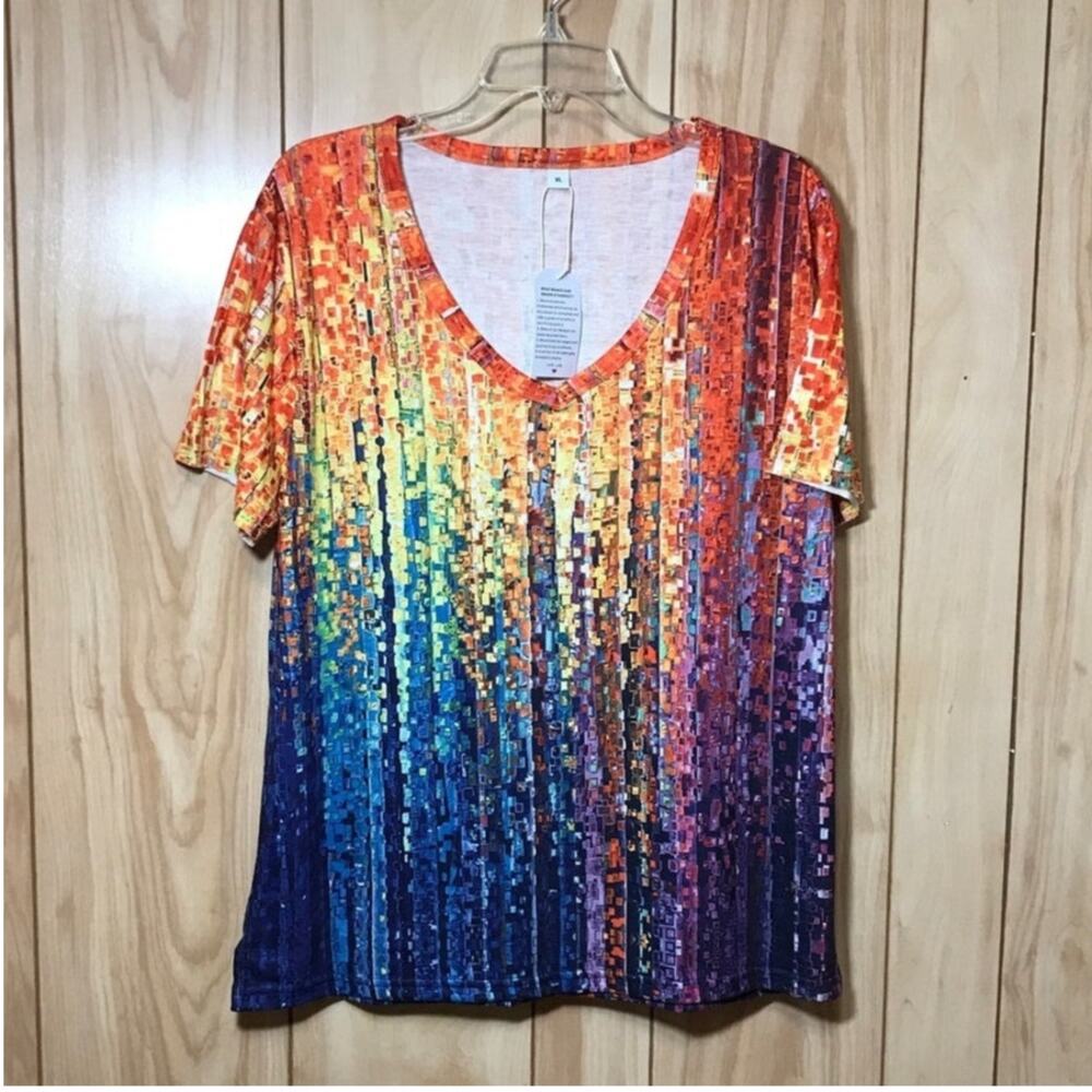 NWT Heart Abstract V Neck Short Sleeve Top XL